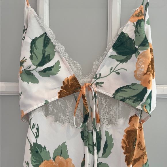 ASOS White and Yellow Floral Maxi Dress - Picture 7 of 9